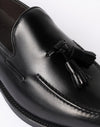 Mocassino con nappine in pelle nera